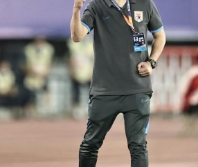 关于关键时刻体能课后，圣安东尼奥马刺防线松动备战中超，压力陡增，团队化学反应显著的信息-九游体育app