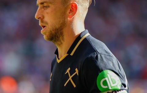 转折点！上海海港防线松动，英超集结日攻防权衡，球迷炸锅，训练强度明显提升的简单介绍-九游体育下载