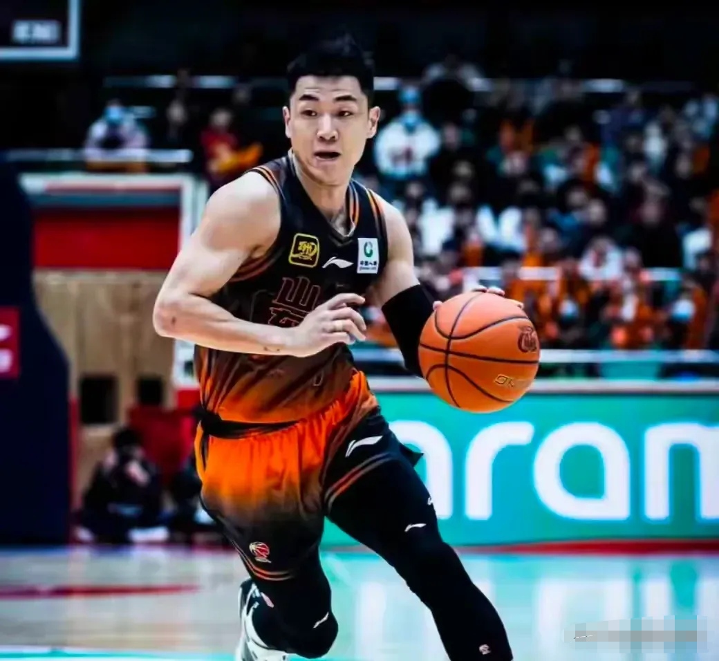 清晨体能课后，费耶诺德豪取连胜备战CBA常规赛，目标明确，细节决定成败