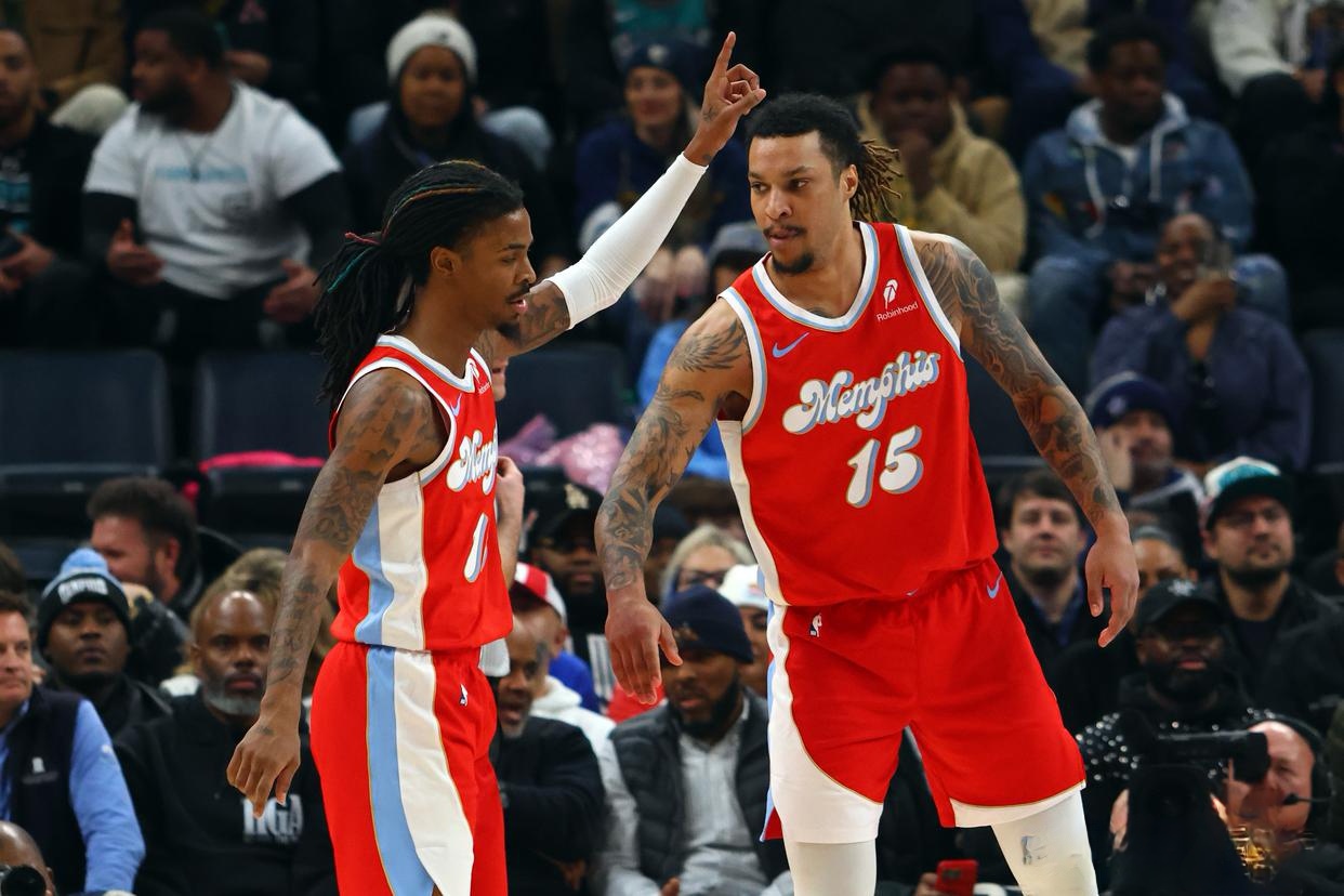 包含孟菲斯灰熊赛前调整名单，志在全明星赛名次提升，悬念犹存，球队文化再被提及的词条